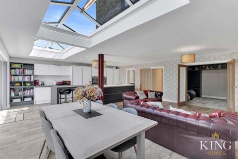 18 Lansdowne Road, Studley, B80 7RB
