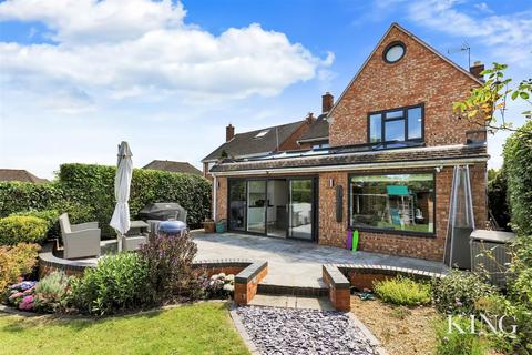 18 Lansdowne Road, Studley, B80 7RB
