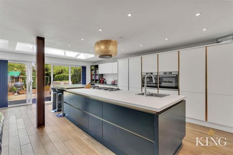 18 Lansdowne Road, Studley, B80 7RB