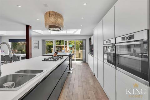 18 Lansdowne Road, Studley, B80 7RB