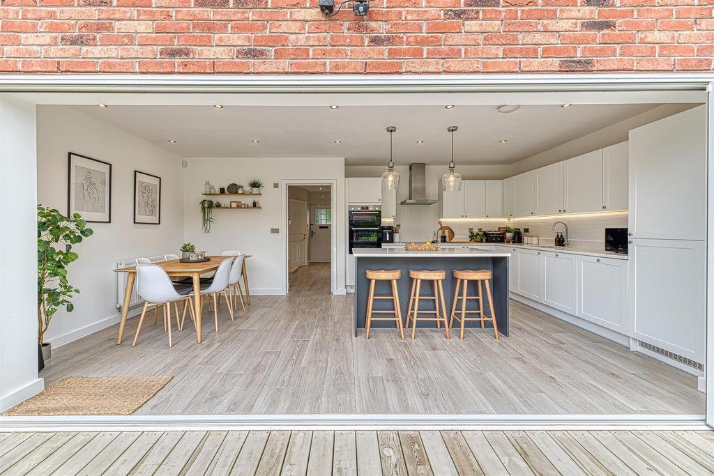 Kitchen/Dining Room