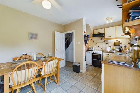 4 bedroom terraced house for sale, Woodlands Grove, Coulsdon CR5