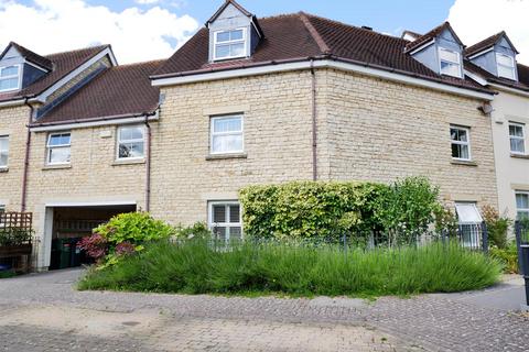 4 bedroom terraced house for sale, Lake View, Calne