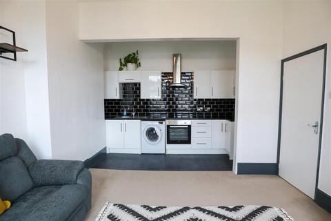 1 bedroom flat to rent, Chapel Park Road, St. Leonards-On-Sea