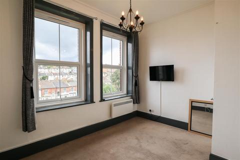 1 bedroom flat to rent, Chapel Park Road, St. Leonards-On-Sea