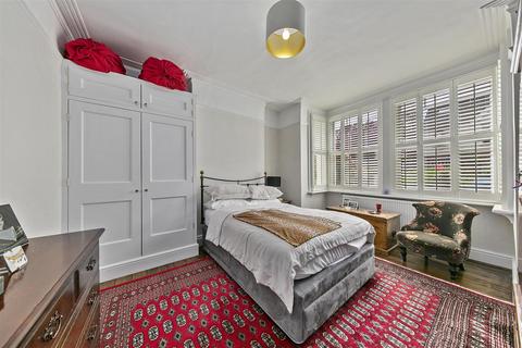 1 bedroom flat for sale, Claremont Road, Teddington