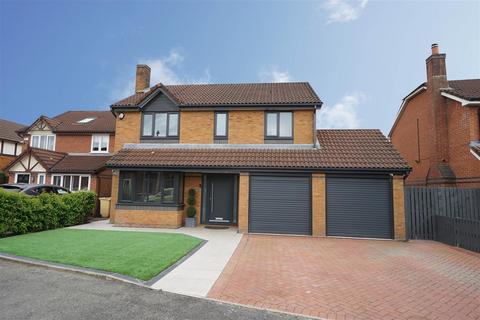 4 bedroom detached house for sale, Rotherhead Close, Horwich, Bolton