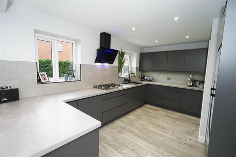 4 Rotherhead Close, Horwich, Bolton, BL6 5UG
