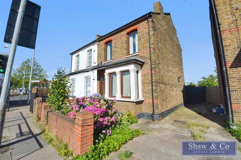 2 bedroom house for sale, Vicarage Farm Road, Hounslow TW3