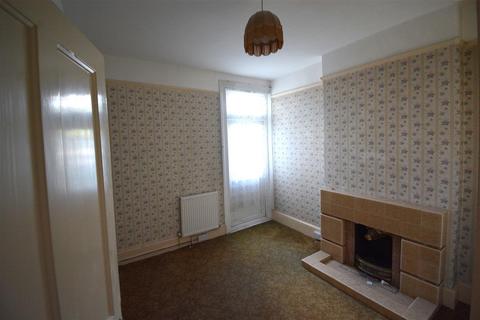 2 bedroom house for sale, Vicarage Farm Road, Hounslow TW3