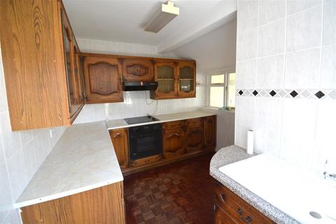 2 bedroom house for sale, Vicarage Farm Road, Hounslow TW3