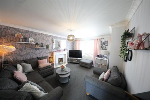 3 bedroom house for sale, Parcevall Drive, Kingswood, Hull