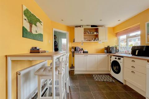 15 Arcadia Road, Burnham-on-crouch, CM0 8EF