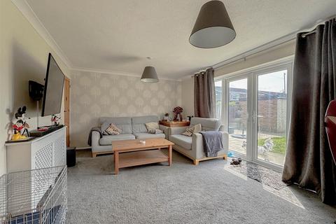 15 Arcadia Road, Burnham-on-crouch, CM0 8EF
