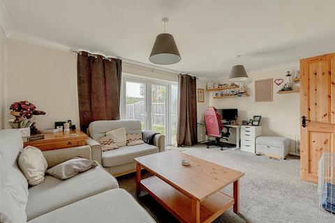 15 Arcadia Road, Burnham-on-crouch, CM0 8EF