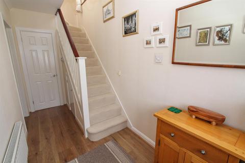 18 Shepley Close, Carshalton, SM5 2NJ