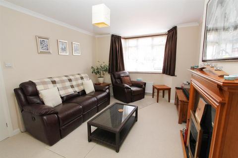 18 Shepley Close, Carshalton, SM5 2NJ