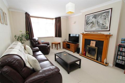 18 Shepley Close, Carshalton, SM5 2NJ