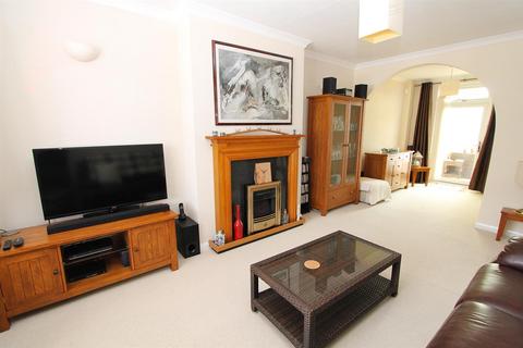 18 Shepley Close, Carshalton, SM5 2NJ