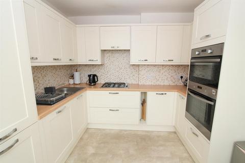 18 Shepley Close, Carshalton, SM5 2NJ