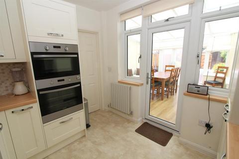 18 Shepley Close, Carshalton, SM5 2NJ