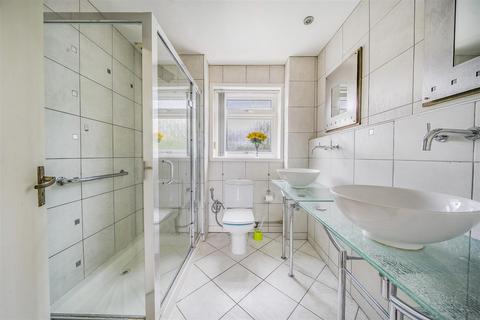 18 Hillview Road, Orpington, BR6 0SF