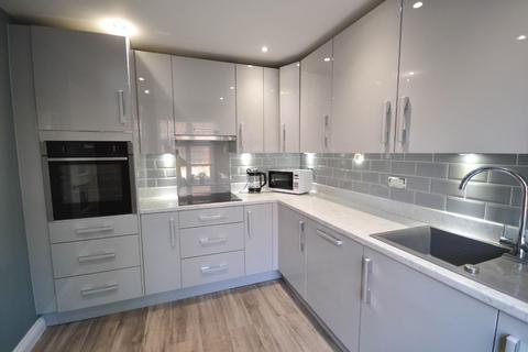 3 bedroom townhouse for sale, Oakwood Grove, Manchester M26