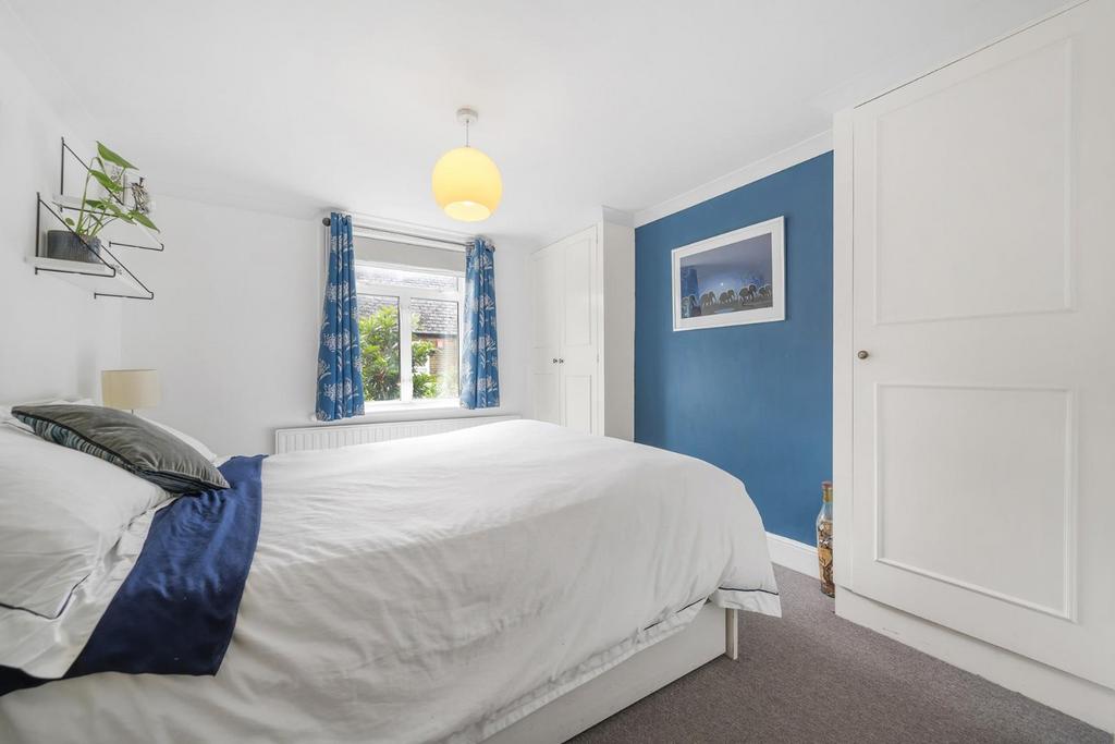 Bedroom 1.jpg
