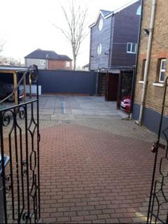 Property to rent, Green Lanes, Palmers Green