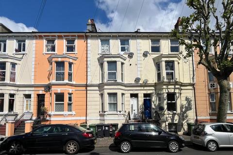 2 bedroom flat for sale, Pevensey Road, Eastbourne