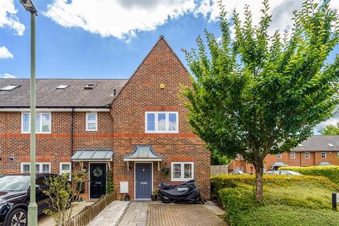 3 bedroom end of terrace house for sale, Burnhams Grove, Epsom