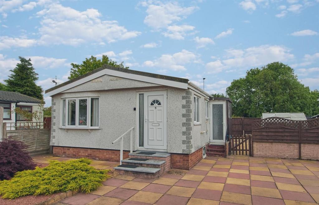 Springfield Park, Hinckley 2 bed park home for sale £130,000