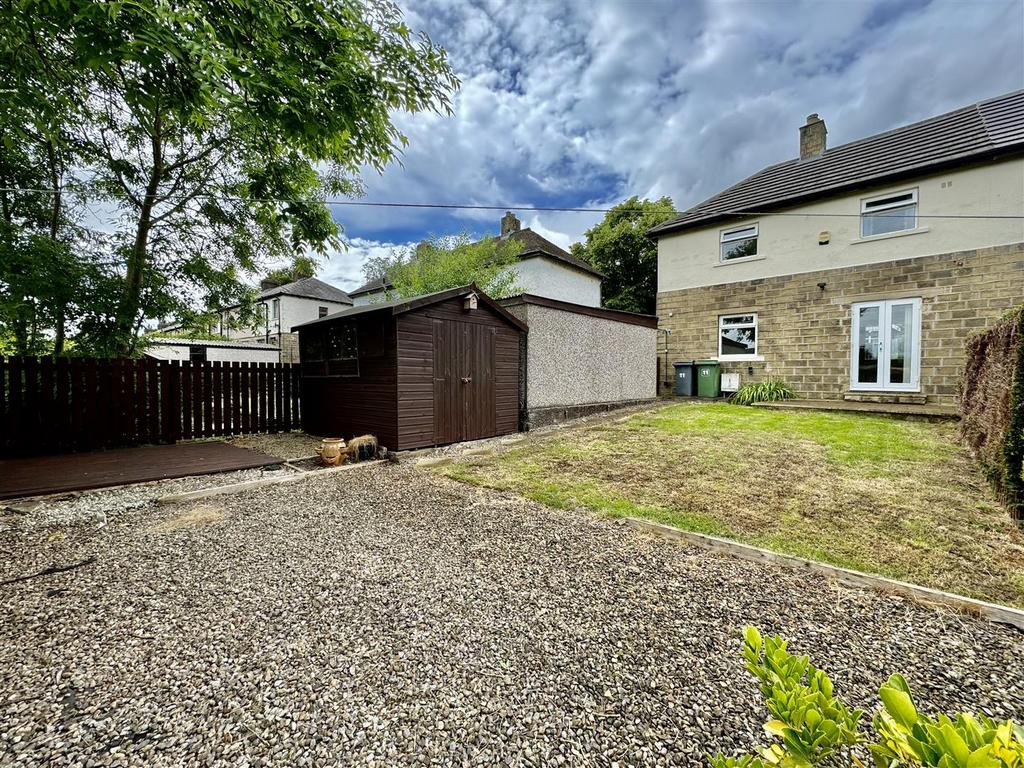 Dalmeny Avenue, Crosland Moor... 2 bed end of terrace house for sale