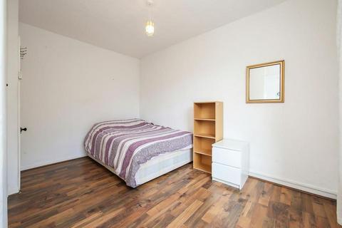 4 bedroom flat to rent, Penang House, London E1W