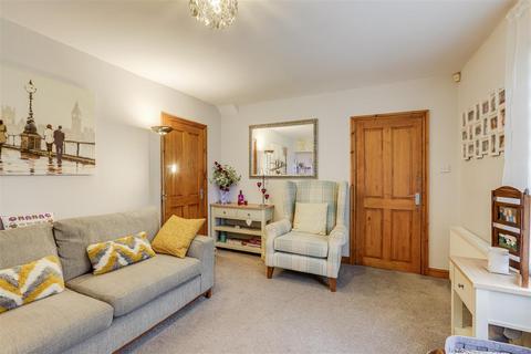 296 Arnold Road, Nottingham, NG5 5HB