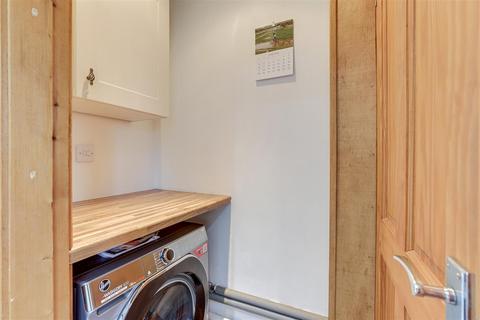 296 Arnold Road, Nottingham, NG5 5HB