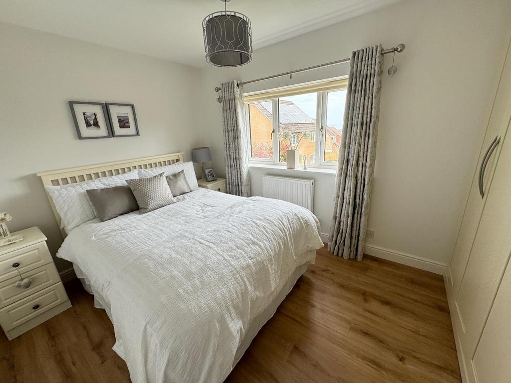 Bedroom ( rear)