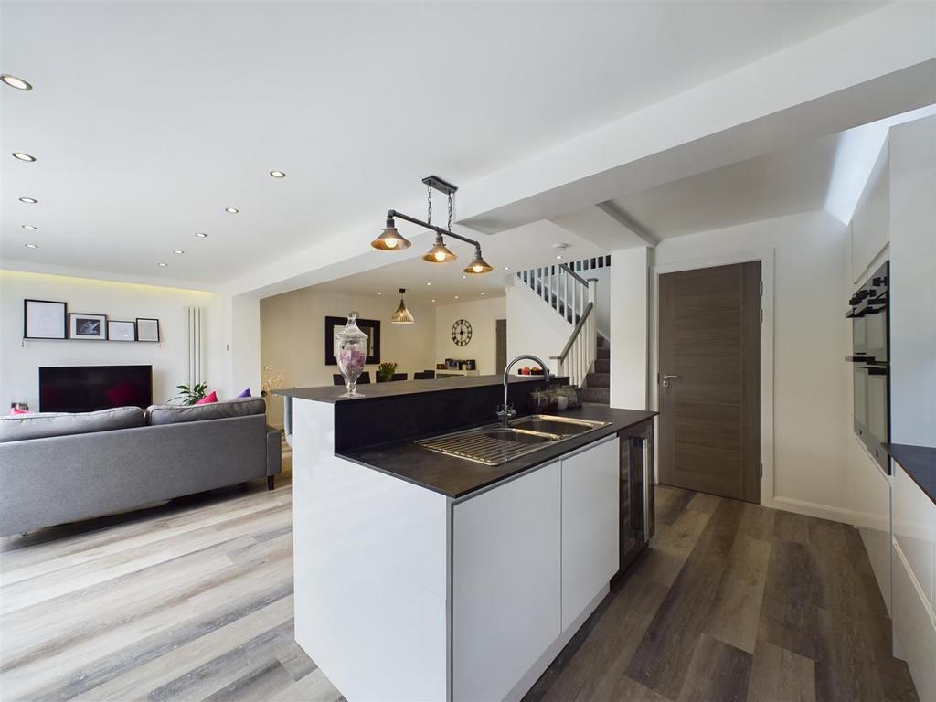 Kitchen 4.jpg