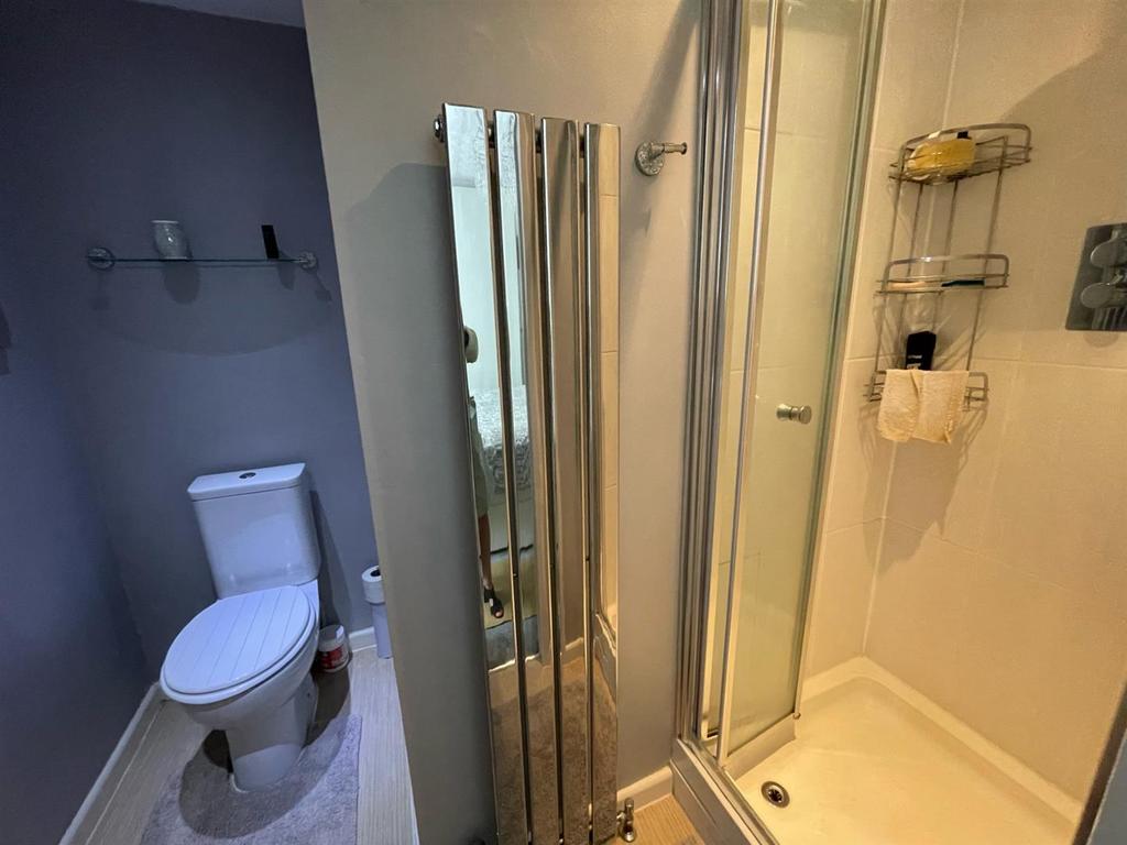 Ensuite shower room