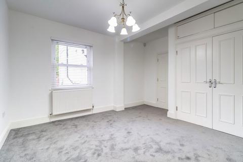 2 bedroom flat to rent, Lansdown GL50 2LR