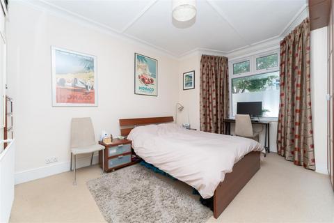 2 bedroom apartment for sale, Kingsdown Avenue, Northfields