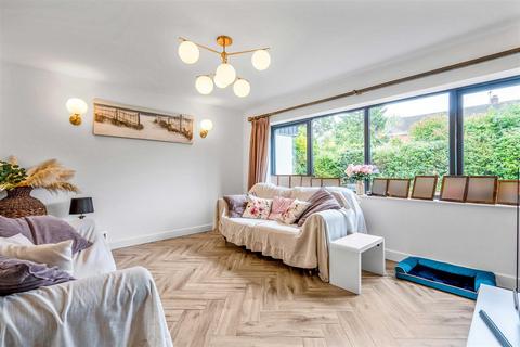 18 Poplar Rise, Sutton Coldfield, B74 4HT