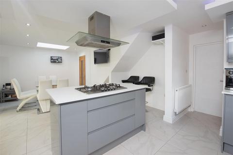 73 Avery Road, Sutton Coldfield, B73 6QD