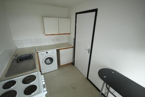 2 bedroom flat to rent, St. James Lane, Greenhithe, , DA9 9EA