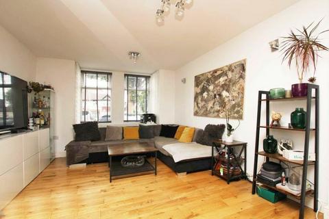 3 bedroom flat to rent, London Road, Isleworth