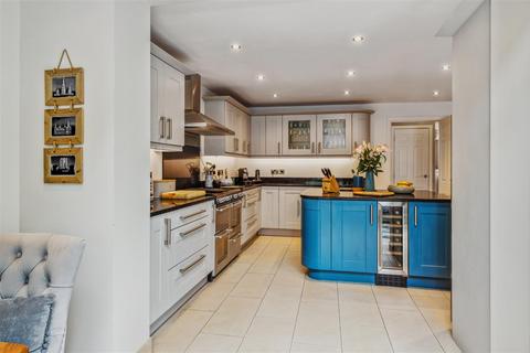6 Campden Grove, Hatton Park, Warwick, CV35 7TY