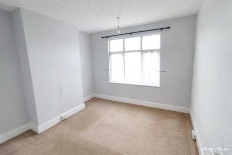2 bedroom flat to rent, Henver Road, Newquay