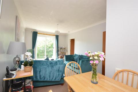 2 bedroom flat for sale, RYDE