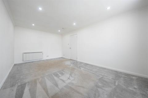 33 Woodlands Gardens Abercromby Street, Broughty Ferry, Dundee, DD5 2ST