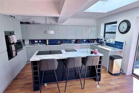 95 Cavalry Crescent, Eastbourne, BN20 8RL